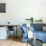 Maska - Avec Terrasse Proche Et Aéroport De Appartement *