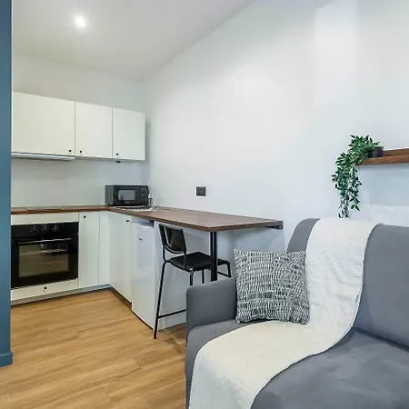 Apartamento Maska - Avec Terrasse Proche Et Aeroport De Nice