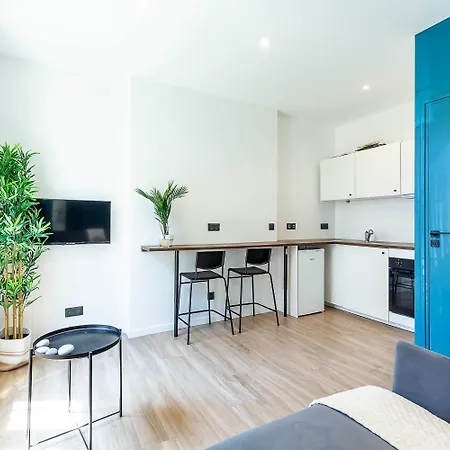 Apartman Maska - Avec Terrasse Proche Et Aeroport De