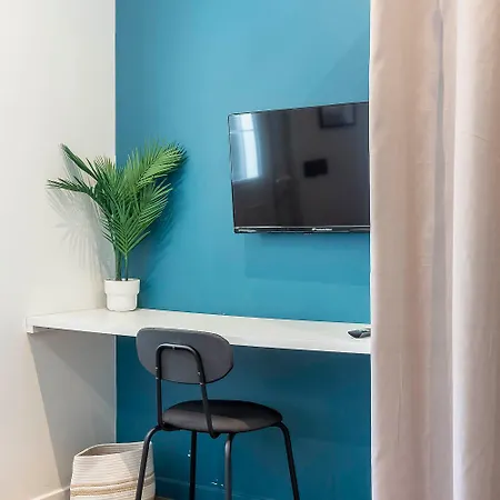 Maska - Avec Terrasse Proche Et Aeroport De Apartman