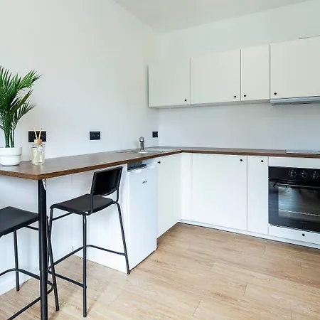 Maska - Avec Terrasse Proche Et Aeroport De Apartman