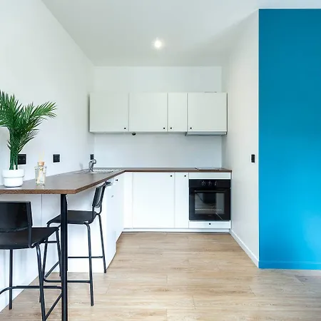 Maska - Avec Terrasse Proche Et Aeroport De Apartman