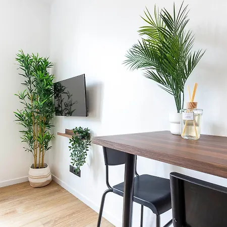 Apartman Maska - Avec Terrasse Proche Et Aeroport De *