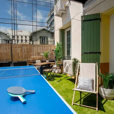 Maska - Avec Terrasse Proche Et Aeroport De Apartman