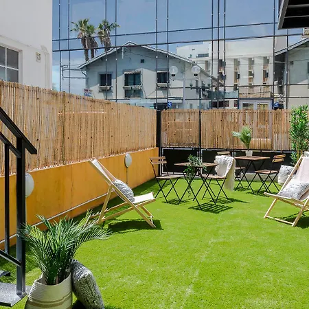 Maska - Avec Terrasse Proche Et Aeroport De Apartman