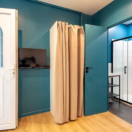 Maska - Avec Terrasse Proche Et Aeroport De