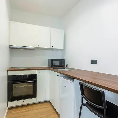 Apartman Maska - Avec Terrasse Proche Et Aeroport De *