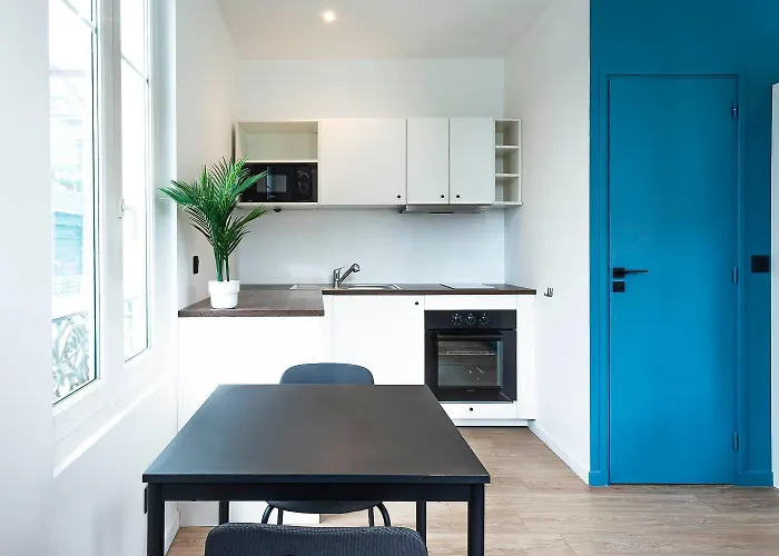 Daire Maska - Avec Terrasse Proche Et Aeroport De *