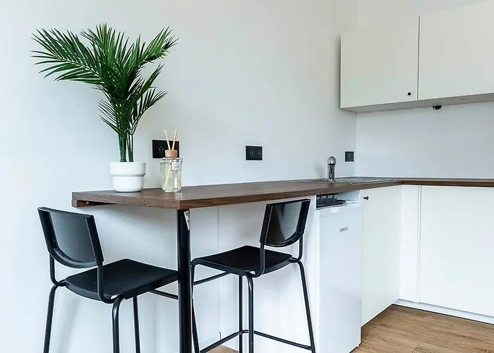 Maska - Avec Terrasse Proche Et Aeroport De *