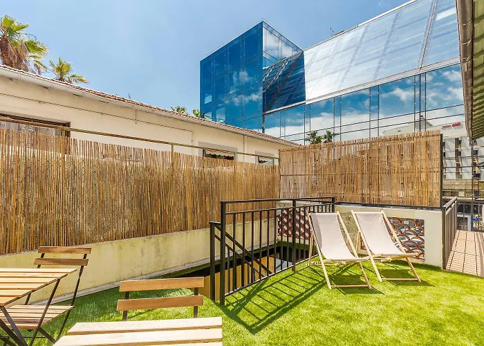 Maska - Avec Terrasse Proche Et Aeroport De